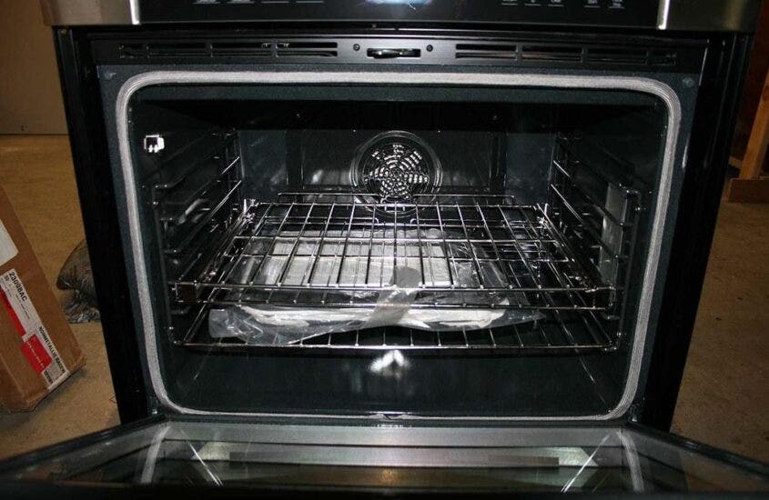 How to Clean the Inside of a Stove