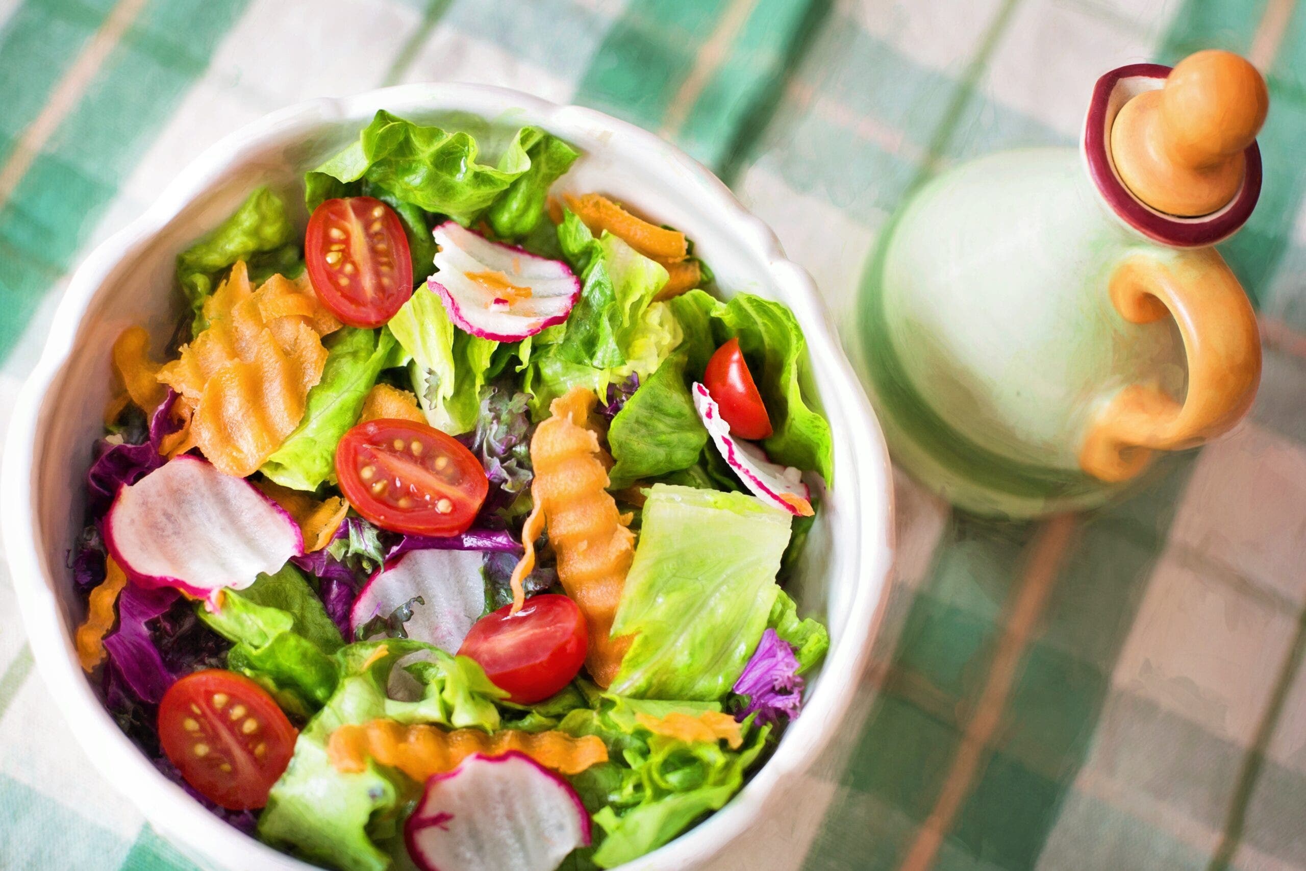 https://www.prolinerangehoods.com/blog/wp-content/uploads/2020/05/close-up-of-salad-in-plate-257816-scaled.jpg