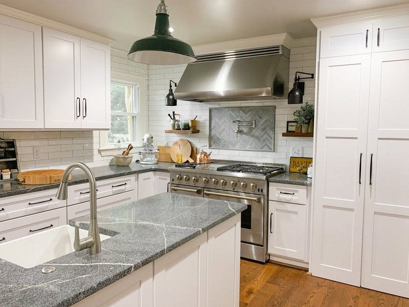 How does a range hood work? (Complete Guide)