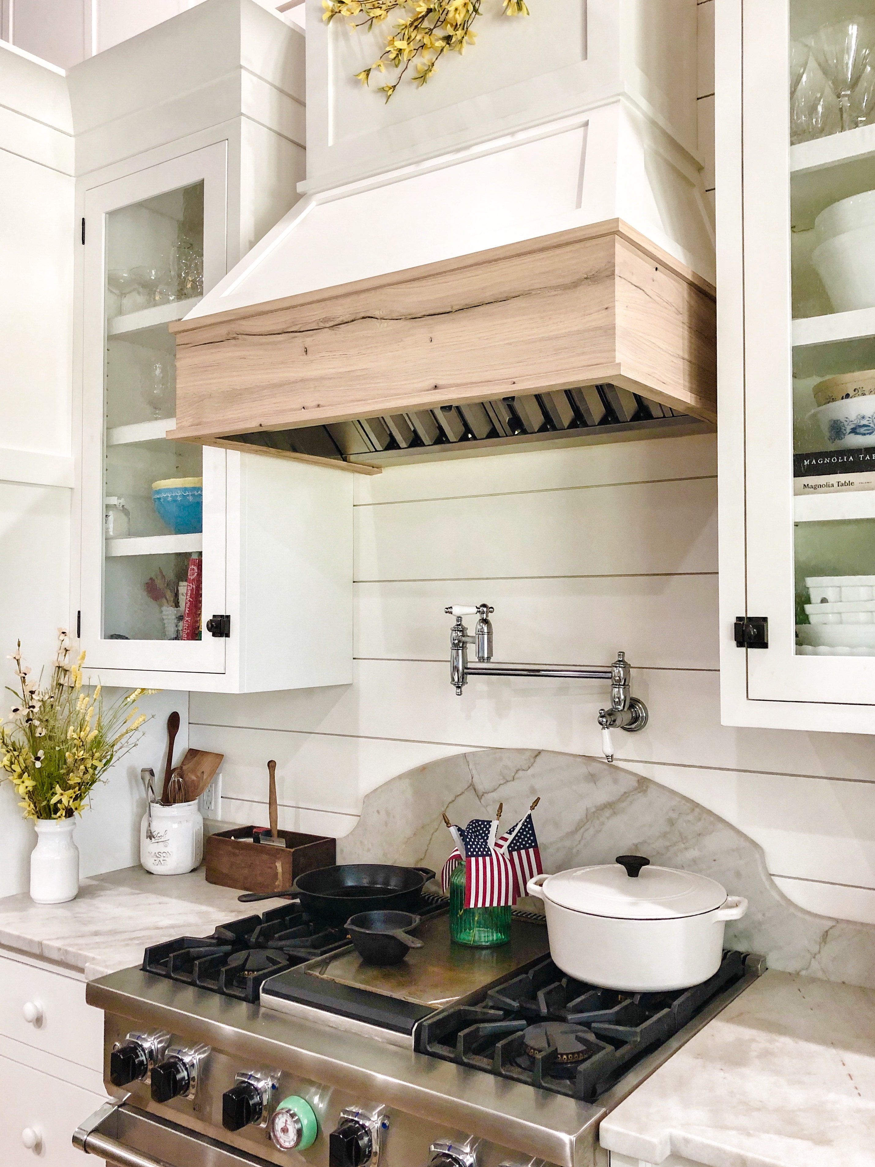 Kitchen Range Hood Ideas: The Ultimate Guide