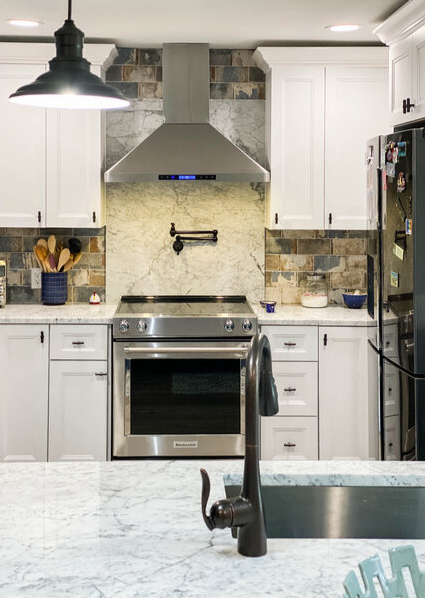 Range hood over electric stove, white cabinets - where to put knobs and handles on kitchen cabinets