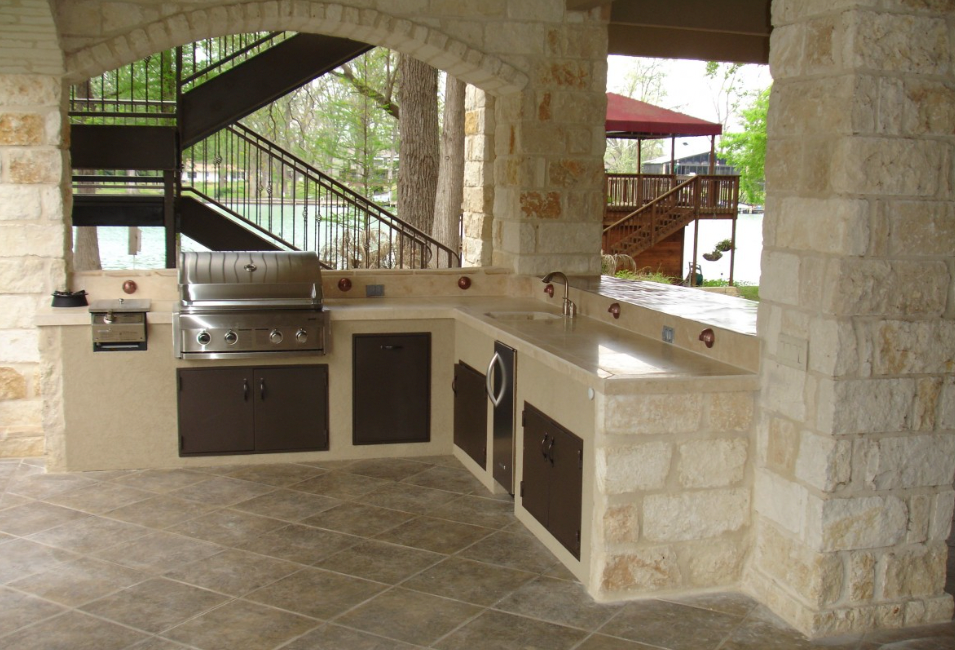 outdoor kitchen area
