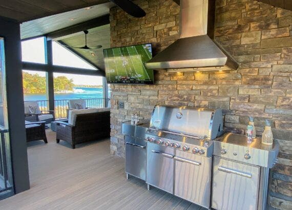 Outdoor kitchen design considerations for a functional outdoor entertainment area to BBQ and enjoy for years to come