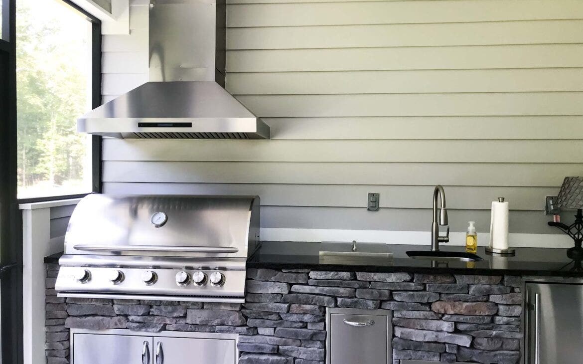Grill station with a Proline vent hood for the ventilation - Proline Range Hoods - prolinerangehoods.com 