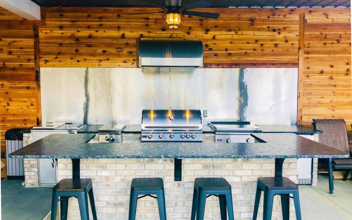 grill and seating area, - prolinerangehoods.com